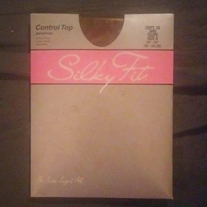 Women's Silky Fit pantyhose size S